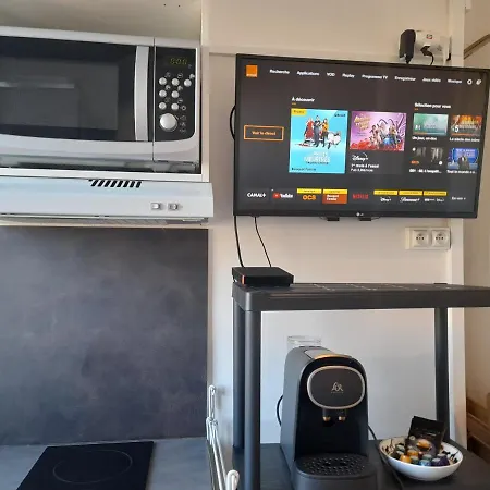 Apartment Chambre De Bonne 8m2 10 Minutes A Pied De La Gare Saint-roch Montpellier